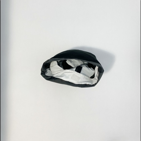 Under Armour Pursuit Subsurface Windbreaker Men’s Jacket - Picture 9 of 11